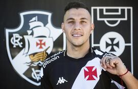 Carlos Sebastián Ferreira, delantero paraguayo de 25 años.