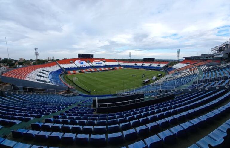 Estadio Defensores del Chaco.
