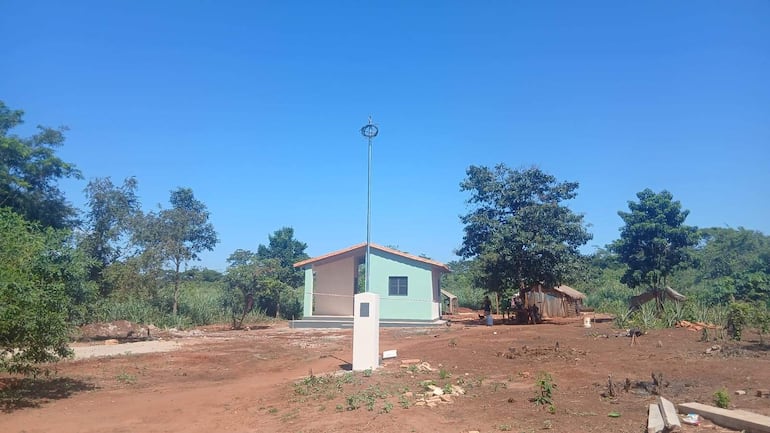 Las 49 viviendas que se encuentran en etapa de terminación no están conectadas con la energía eléctrica. 
