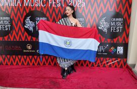 Chabely Fretes conquistó el corazón de Colombia y se llevó el trofeo a Artista Popular en el Festival Internacional Colombia Music Fest.