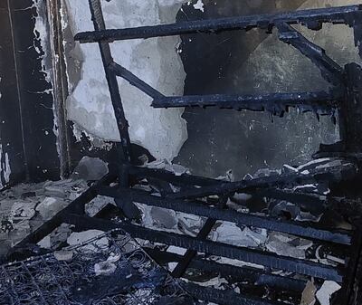 La pieza del suboficial quedó completamente destruida por el incendio.