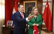Fotografía difundida por la ANR del encuentro entre Horacio Cartes y Lilian Samaniego en la Junta de Gobierno.