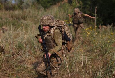 Soldados ucranianos entrenan en la región de Donetsk, el pasado 26 de julio.