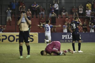Fabrizio Peralta, jugador de Cerro Porteño, celebrando su gol ante el Sportivo Trinidense.