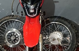 Detenido por ofrecer partes de una moto en Facebook Marketplace.
