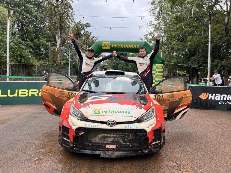 Con lluvia, barro y muchas emociones, victoria de Ale y Diego en Paraguarí