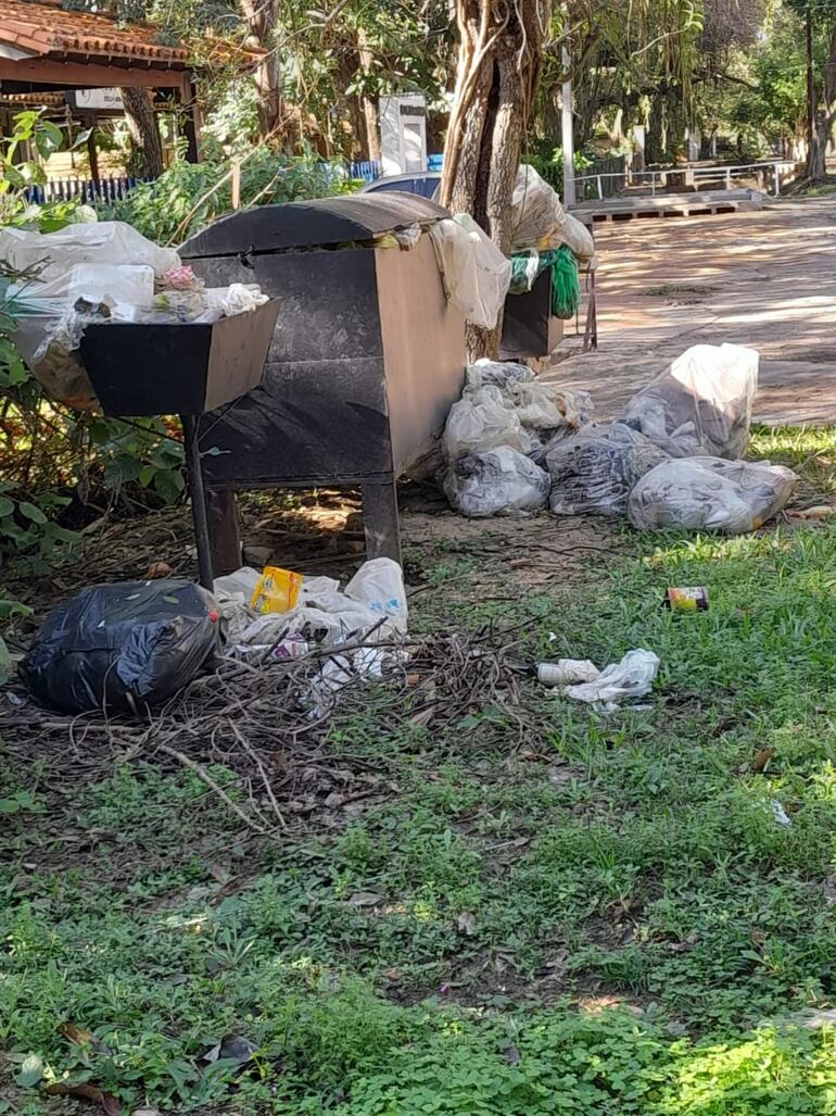 Esta es la situación en la zona del barrio Cristóbal Colón de San Bernardino.