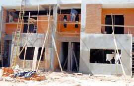 Buscan dinamizar sector de construcción de viviendas para canalizar a través del sector privado.