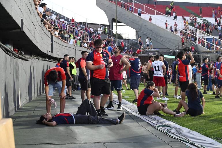 Clásico: Fiesta del fútbol manchada por la violencia