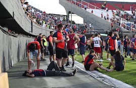 Olimpia Cerro Porteño clásico superclásico incidentes hinchas Defensores del Chaco