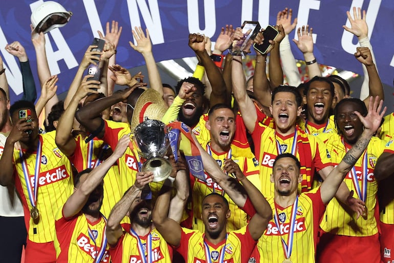 El Lens rompe una maldición de 28 años y se corona campeón de la Copa de Francia
