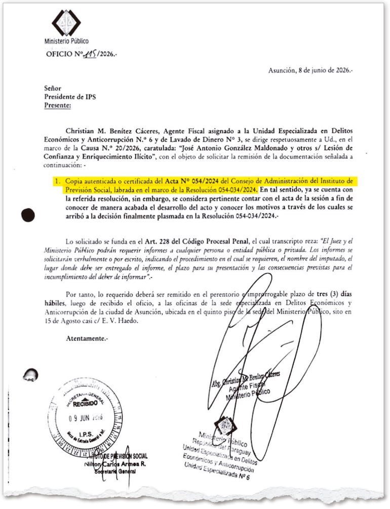Oficio  remitido por el fiscal Christian Benítez al IPS y por el cual solicita copia del acta N° 054/24.
