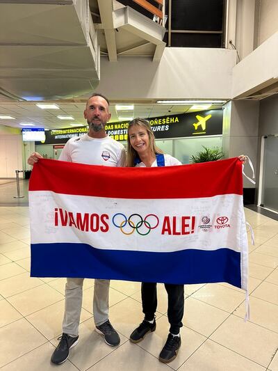 Mariano Kowalczyk y Alejandra Alonso partieron ayer rumbo a Francia.