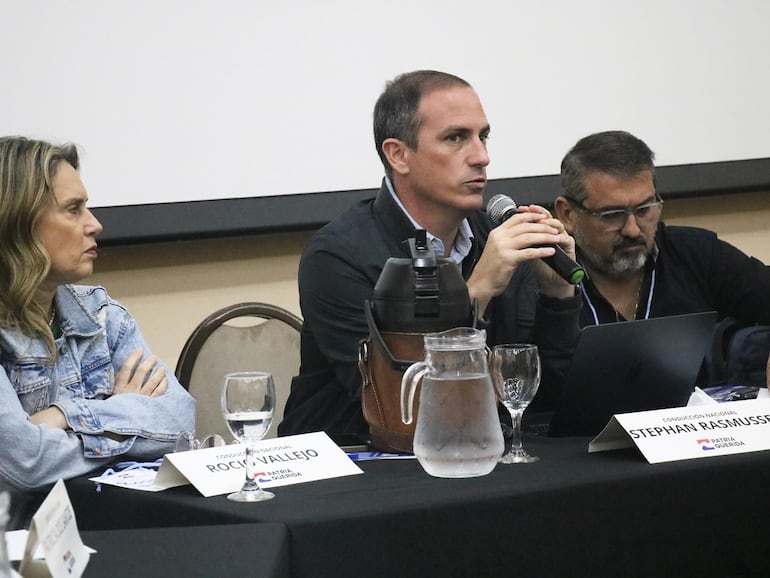 Rocío Vallejo, Stephan Rasmussen y Luis Yd.