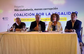 Imagen del lanzamiento de la campaña de CIRD para instar a realizar más denuncias de casos de corrupción.