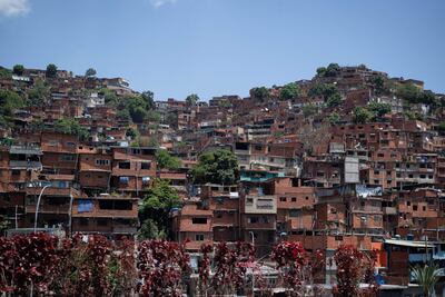 Fotografía que muestra el caserío de Petare, el barrio más grande de Venezuela, el 14 de mayo, en Caracas (Venezuela).