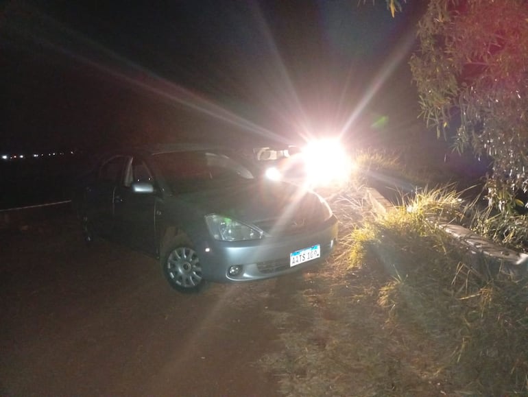 Explosionan empresa agroindustrial en Coronel Bogado e incautan dos autos abandonados