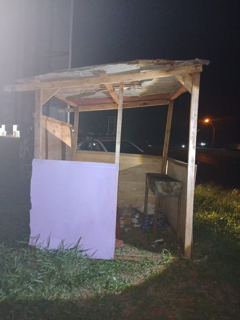 La pequeña casilla de donde rescataron a la beba nativa.