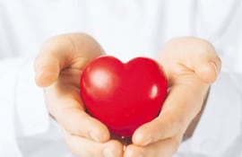 La tetralogía de Fallot es una cardiopatía congénita que combina una comunicación interventricular (CIV), estenosis pulmonar, dextraposición de la aorta e hipertrofia del ventrículo derecho.