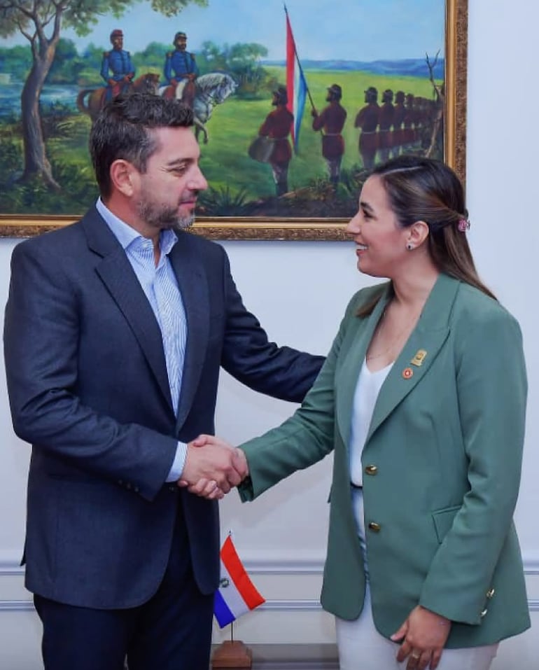 Padrinazgo político para conseguir cargos en la Entidad Binacional Yacyretá