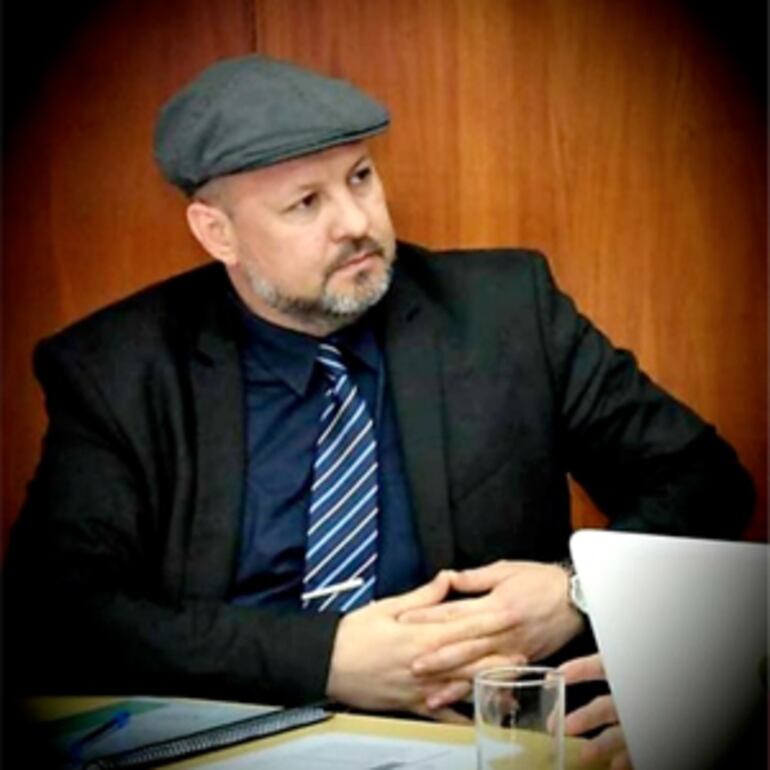 José Manuel Silvero conocido como filósofo del barrio Cohete, tendrá la tarea de iniciar el III Coloquio Internacional sobre la inteligencia artificial.