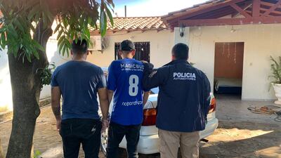 Incautan vehículos y detienen a dos personas vinculados a un hecho de estafa en Emboscada.