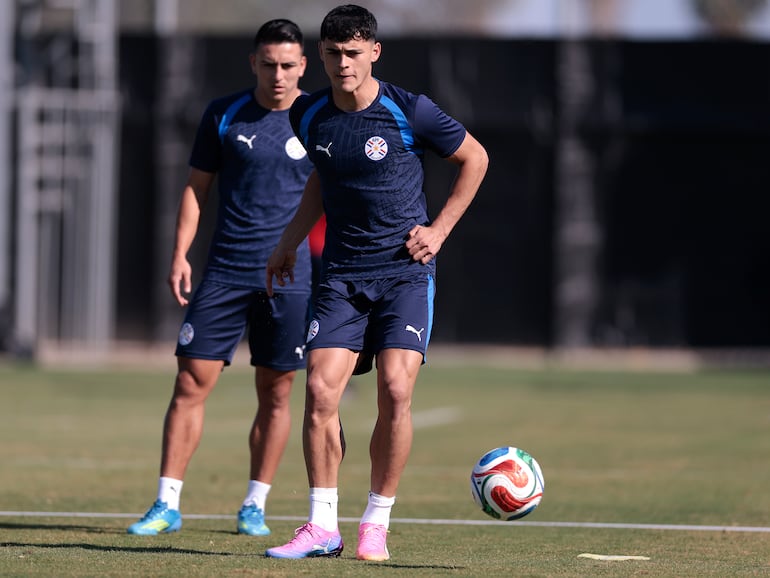 Ramón Sosa hoy volvió a trabajar con pelota lo que indica un avance en su recuperación.