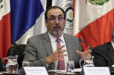 El presidente del CAF Banco de Desarrollo de América Latina y el Caribe, Sergio Díaz Granados, participa durante el 'Foro Internacional Integración y Solidaridad Regional. Desafíos del Consenso de Brasilia', este martes en Montevideo (Uruguay).