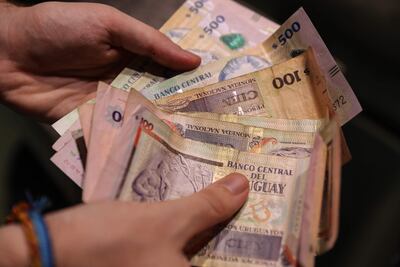 La inflación interanual de Uruguay se situó en 5,11 % en diciembre de 2023 y se mantuvo dentro del rango meta establecido por el Gobierno que lidera el centroderechista Luis Lacalle Pou, que va del 3 % al 6 %.