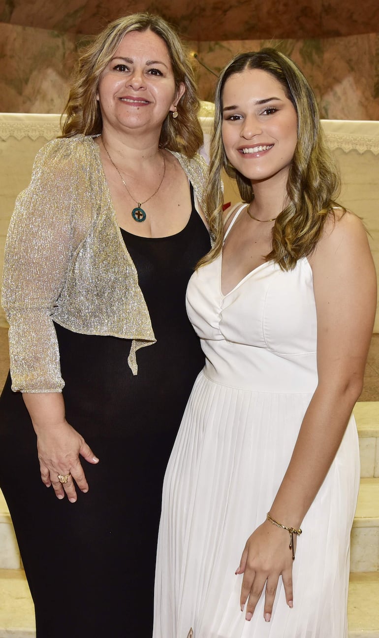 Shirley Joubert y Mia Morel. 