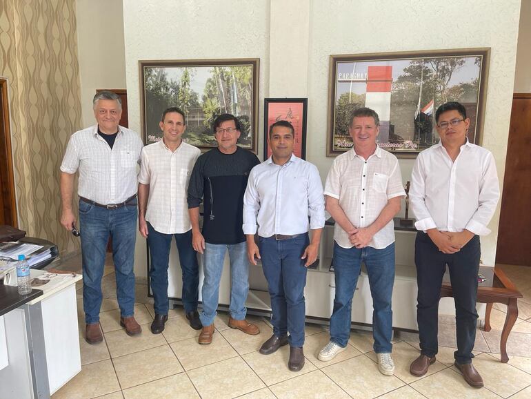 Los miembros de Codetri durante la reunión con el intendente franqueño, Roque Godoy. Foto/Codetri. 
