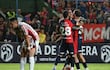 Los jugadores de Cerro Porteño festejan un gol en el partido ante Sportivo San Lorenzo por la segunda fecha del torneo Apertura 2026 de la Primera División de Paraguay en el estadio Erico Galeano, en Asunción, Paraguay.