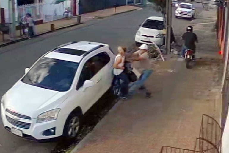 Capturan a delivery justiciero que mató a motochorro en AsunciónDe	Iván Leguizamón <ileguizamon@abc.com.py>Destinatario	Fotografía ABC Color <foto@abc.com.py>Responder a	ileguizamon@abc.com.pyFecha	13-01-2026 17:24