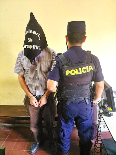 El docente Nemelio Méndez Galván, cuando fue detenido y puesto a disposición del Ministerio Público.