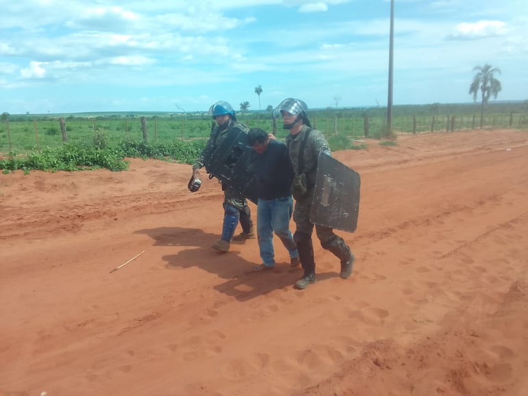 Enfrentamiento en Lusipar. FOTOGRAFO SERGIO ESCOBAR. 05-12-2025