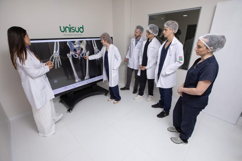 Entrenar habilidades técnicas y emocionales fortalece la empatía y la comunicación con los pacientes.