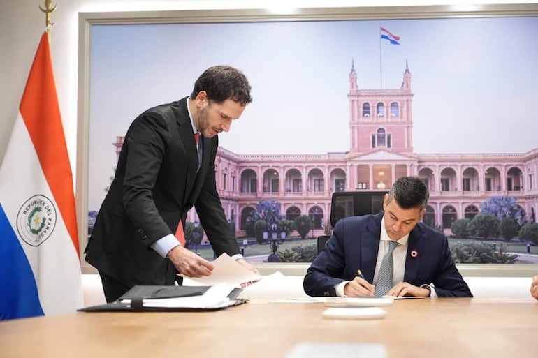 Renovación en IPS: nombran a Mirtha Arias en reemplazo de Víctor Insfrán