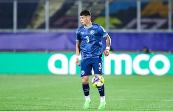 Axel Balbuena Otazú (19 años) defensor central que integra la selección paraguaya Sub 20.