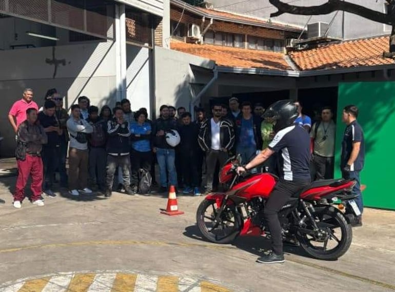 Para muchos conductores, la motocicleta representa una herramienta fundamental para generar ingresos.