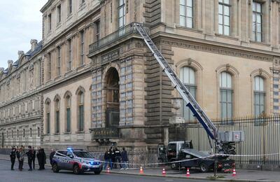 Escalera mecánica usada para el robo de joyas el Louvre en París, Francia.