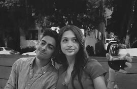 Josie Totah y Karan Brar dejaron en claro que solo son amigos.