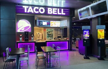 Con más de 8.000 locales en 30 países, Taco Bell es hoy un referente global, reconocido por su enfoque creativo, su fuerte estrategia de marca y su constante evolución en la experiencia del consumidor.