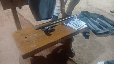 Dos hombres fueron detenidos como sospechosos del asalto al depósito de GICAL ayer, donde la DNIT deposita elementos decomisados.
