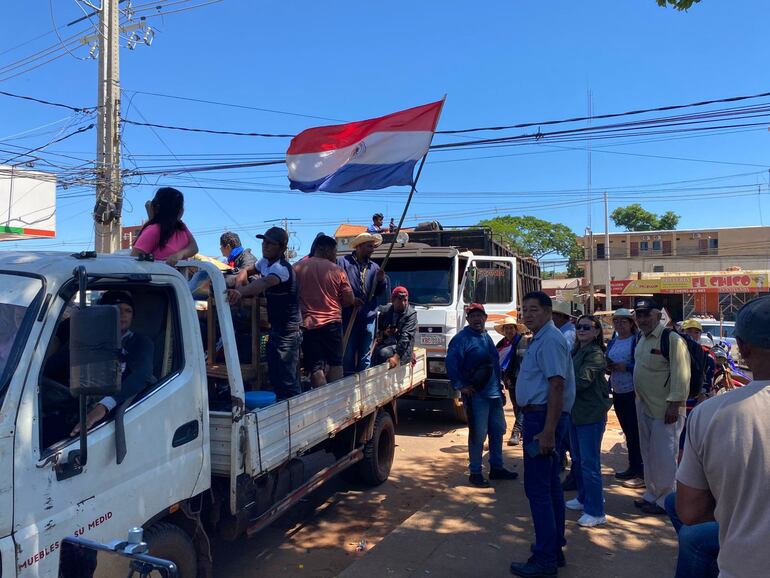 Sintierras marchan rumbo a estancia administrada por Senabico
