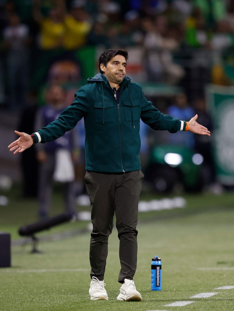 Palmeiras repudia la suspensión de su técnico por ocho partidos