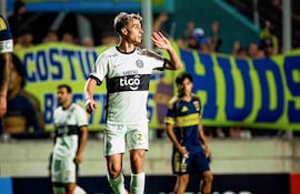 El argentino Juan Fernando Alfaro, futbolista de Olimpia, durante el amistoso ante Boca Juniors en el estadio San Nicolás de los Arroyos, en San NIcolás, Argentina.