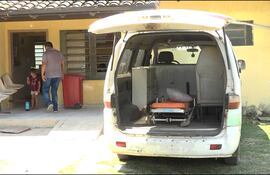 En la Unidad de Salud Familiar (USF) hay un solo médico y una sola ambulancia. Todo funciona gracias a las polladas y los aportes de la comunidad, afirman los vecinos.