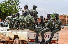Policías nigerinos en Niamey, el pasado domingo.