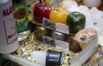 Productos esotéricos para rituales de fin de año este martes, en el Mercado de Sonora, en Ciudad de México (México).