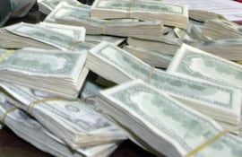 Las entidades públicas cuentan con depósitos en dólares y guaraníes en el sector financiero nacional.